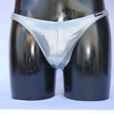 Costume bodybuilding da competizione argento laminato Thefreeway Art. DN109 in Lycra, vista frontale su manichino