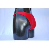 Costume bodybuilding da competizione rosso laminato Thefreeway Art. DN109 in Lycra, vista posteriore a tre quarti su manichino