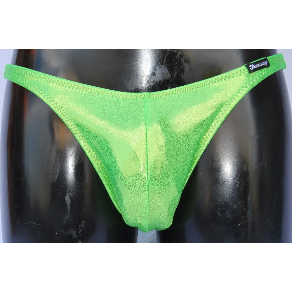 Costume bodybuilding da competizione verde pistacchio laminato Thefreeway Art. DN109 in Lycra, vista frontale su manichino