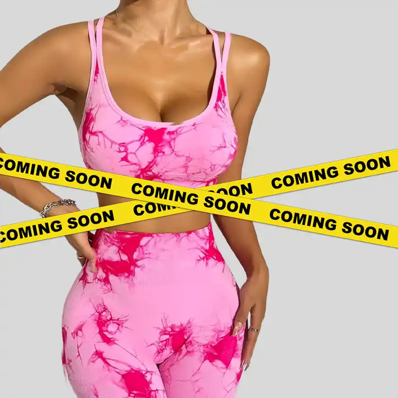 Completo da allenamento con tie-dye rosa.
